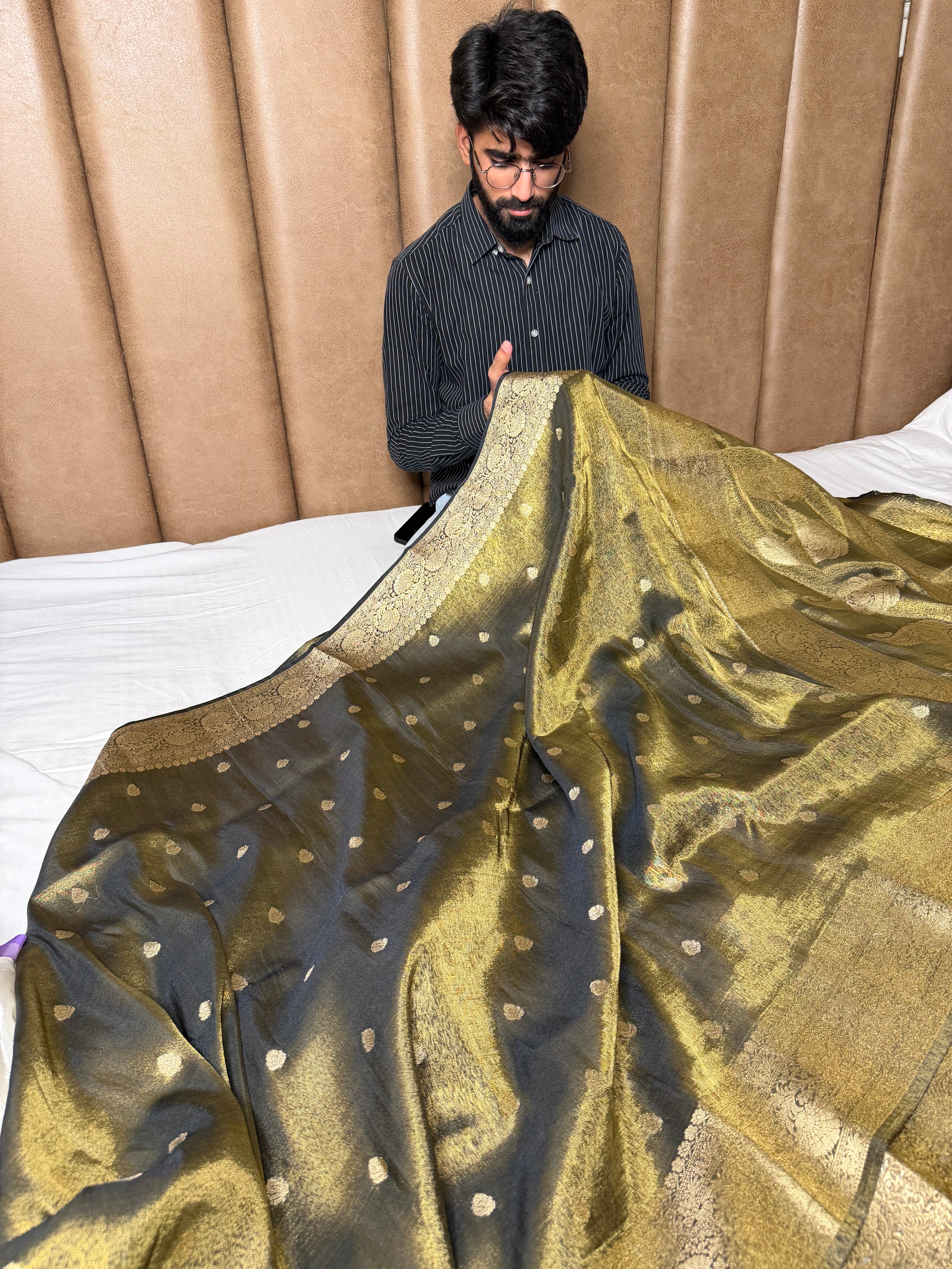 Ash Brown Premium Katan Tissue Banarasi Saree - Image 4
