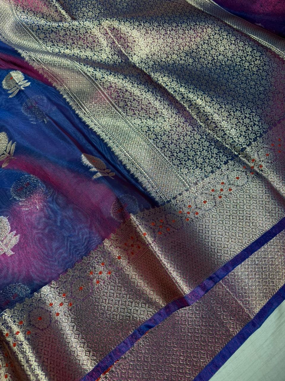 Baigani Kora Tissue Silk Flower Buta Banarasi Saree - Image 2