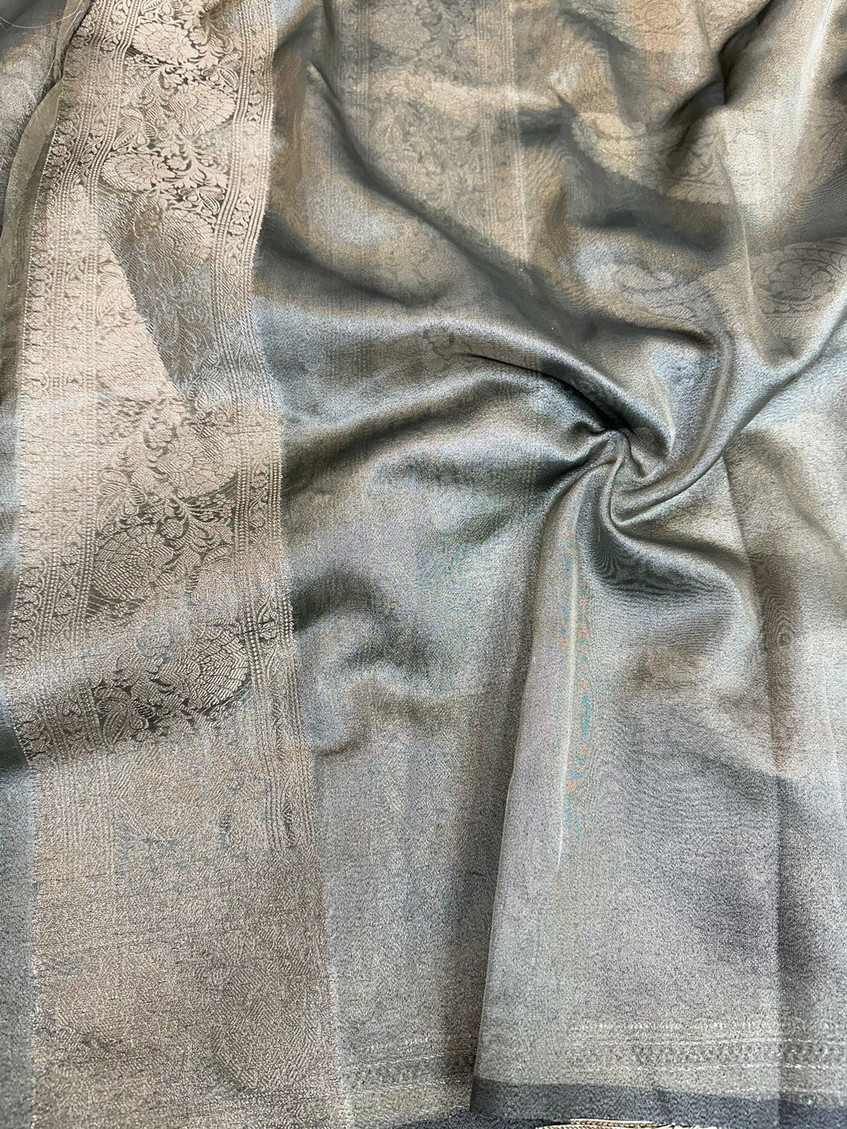 Rare Beige Tissue Silk Lace Attached Banarasi Saree - Image 4