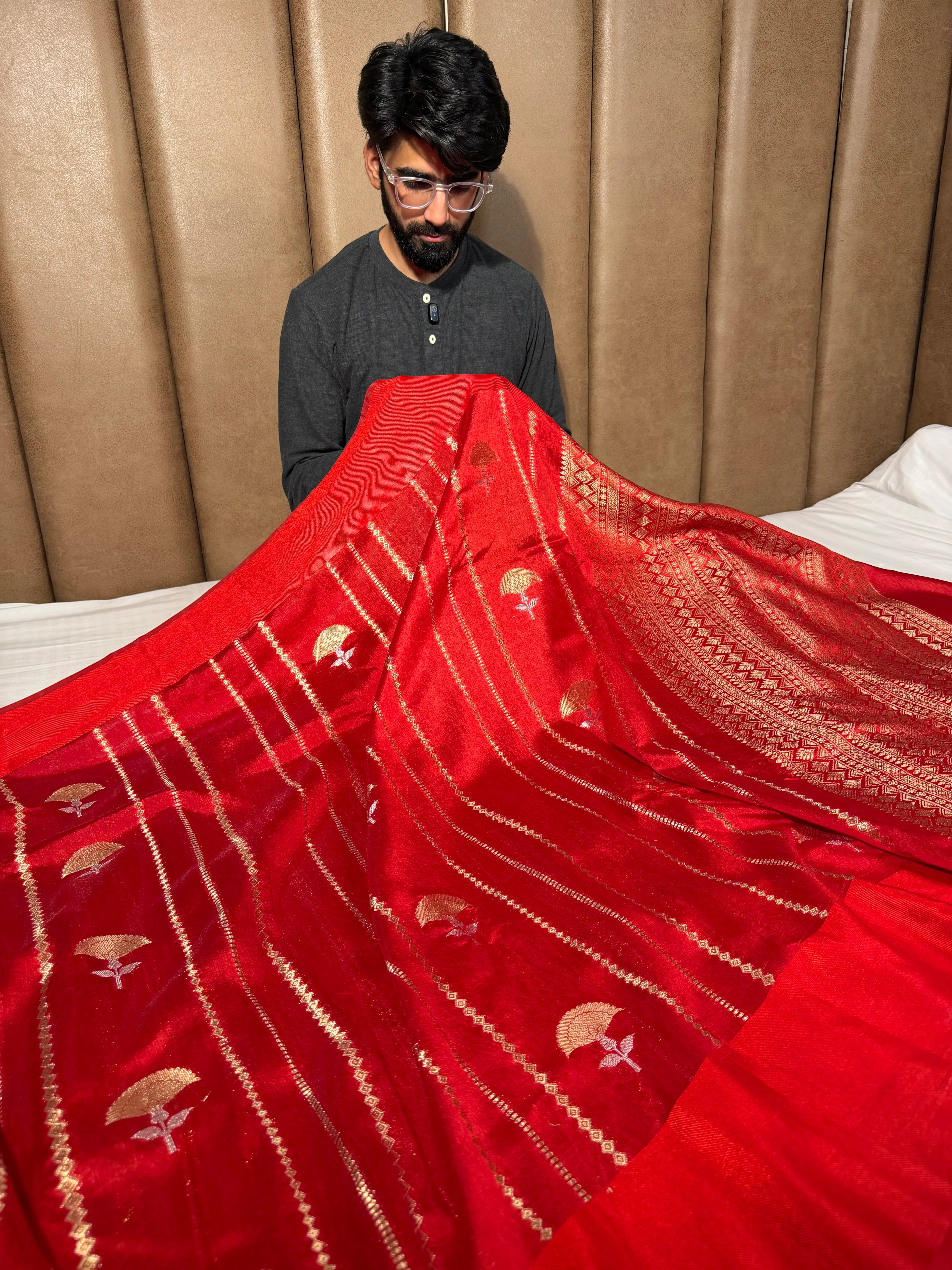 Bridal Red Mango Silk Heritage Banarasi Saree - Image 3