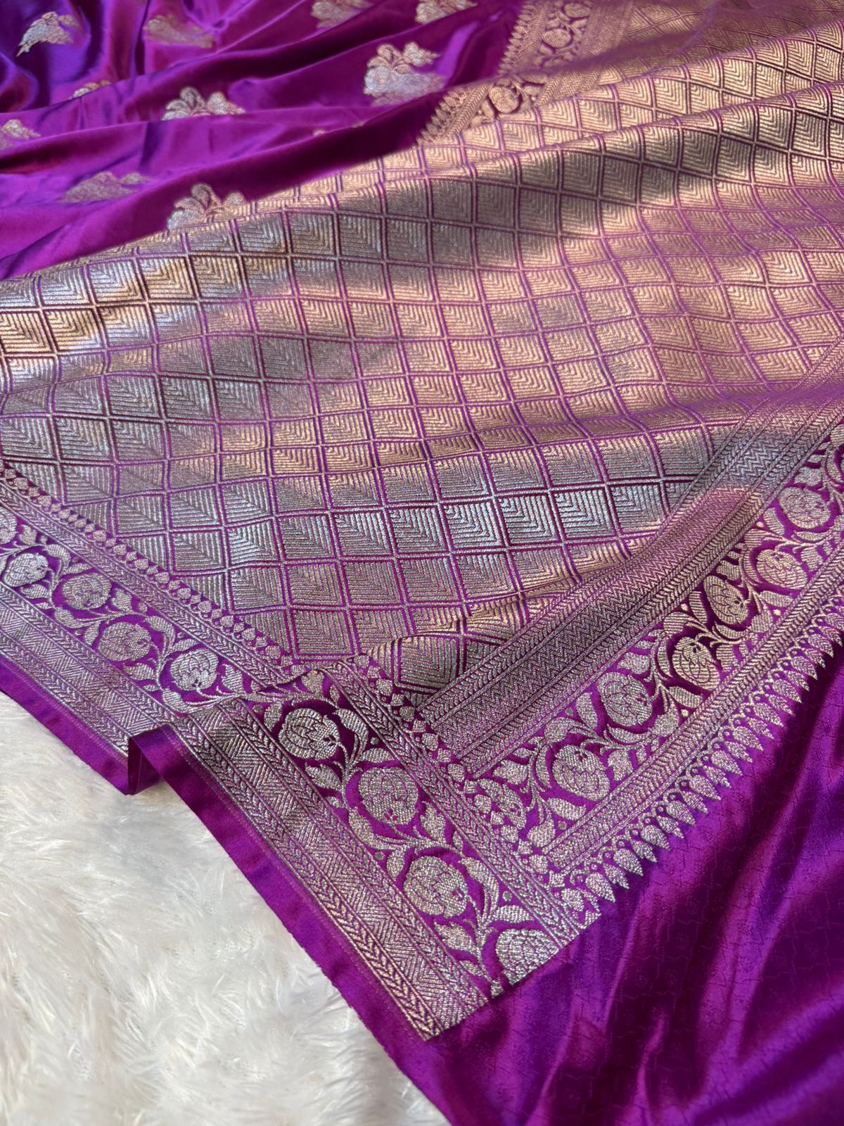 Bright Purple Mashru Katan Silk Intricate Meenakari Buta Weave Banarasi Saree - Image 5