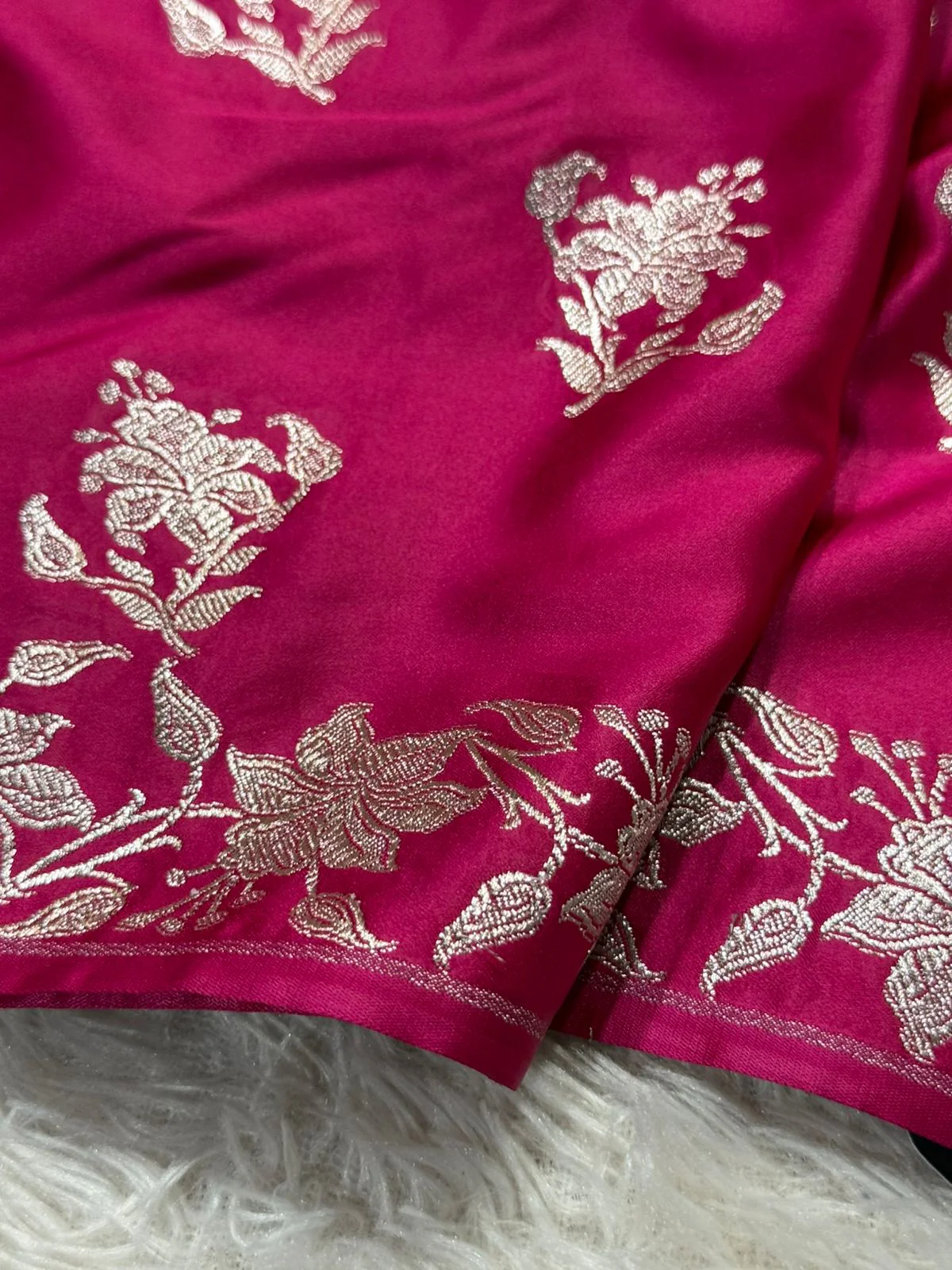 Bright Rani Pink Mashru Katan Silk Traditional Buta Weave Banarasi Saree - Image 2