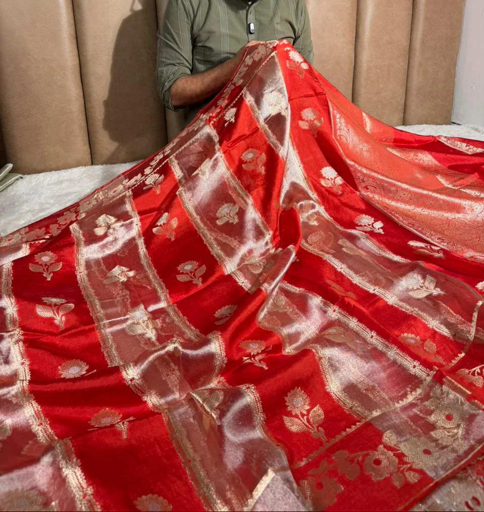 Bright red rangkat chinia tissue saree - Image 4