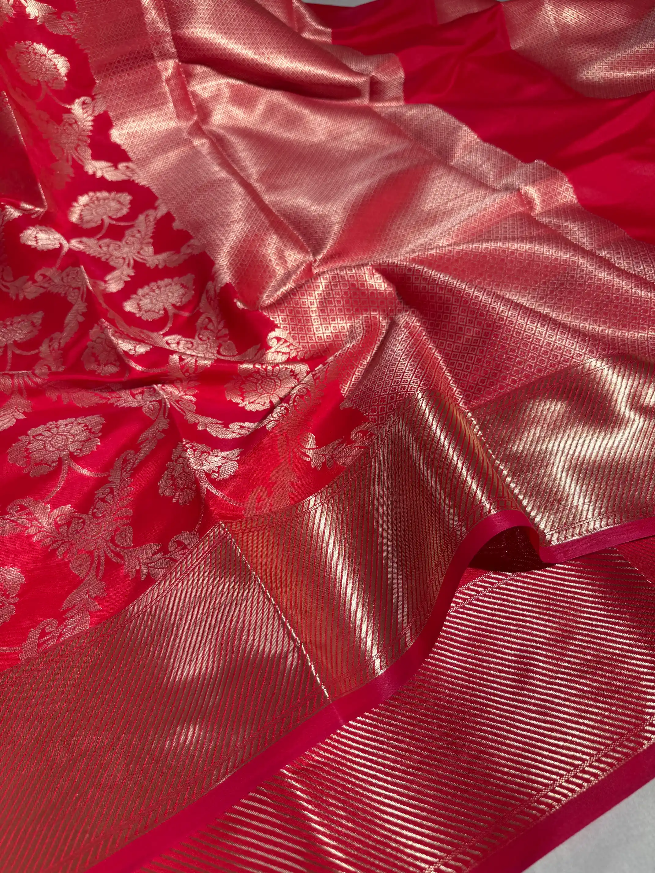 Bright Red Softsilk Traditional Banarasi Saree - Image 2
