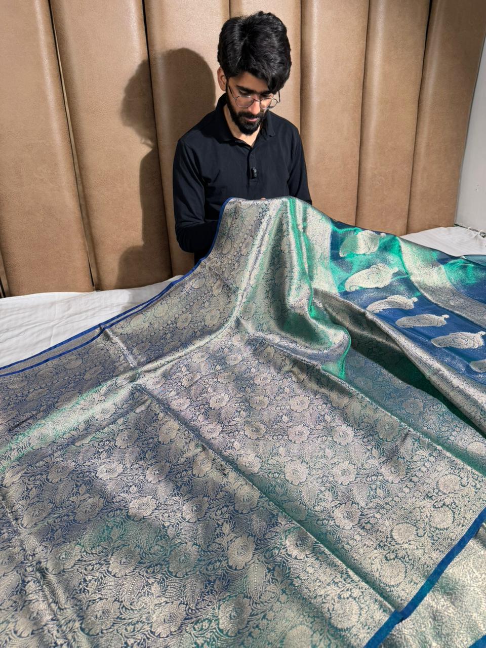 Dhoop chaon brocade tissue silk Banarasi saree - Image 3