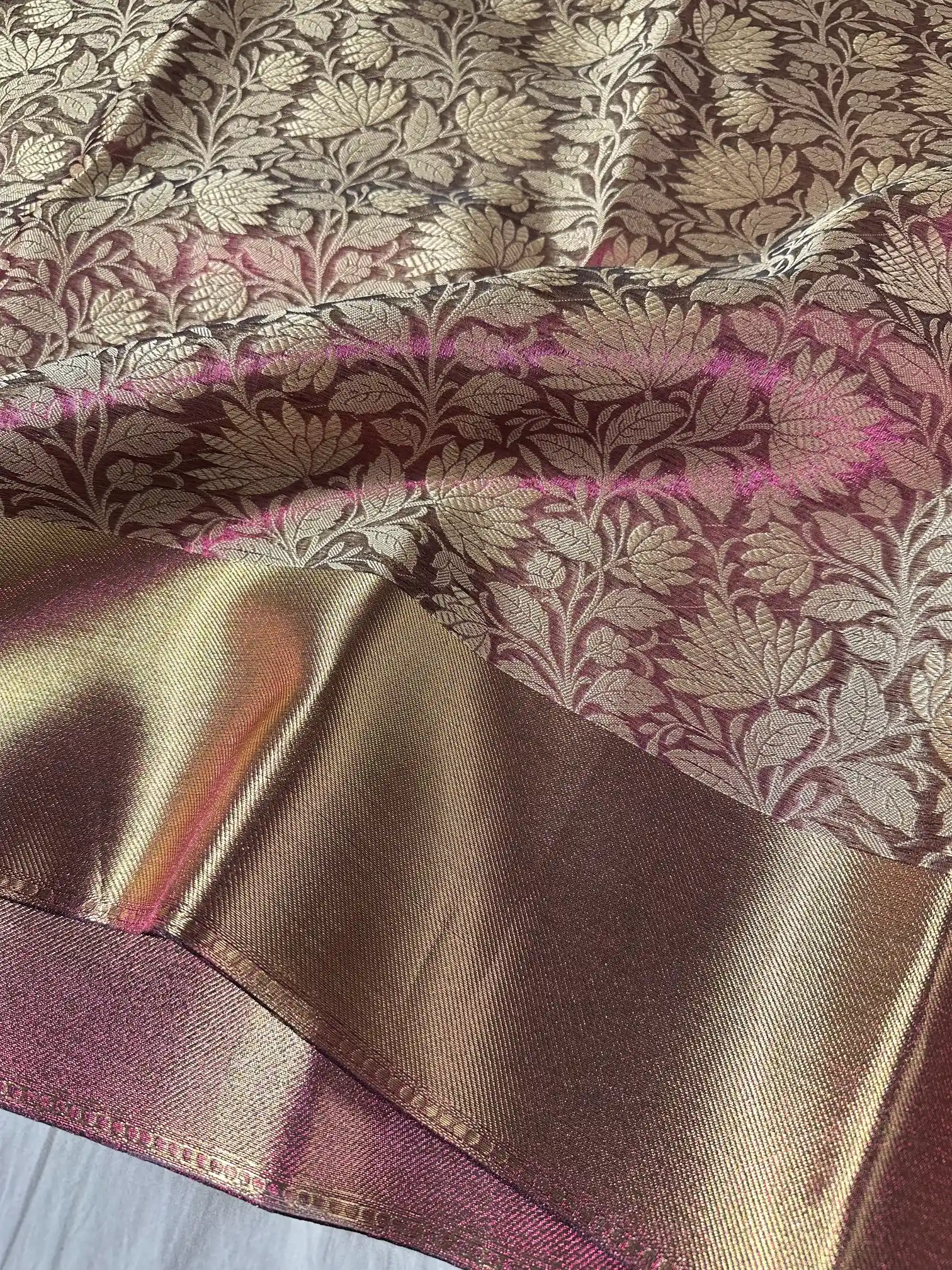 Dual Shaded Glass Tissue Silk Zari Floral Banarasi Saree - Image 2
