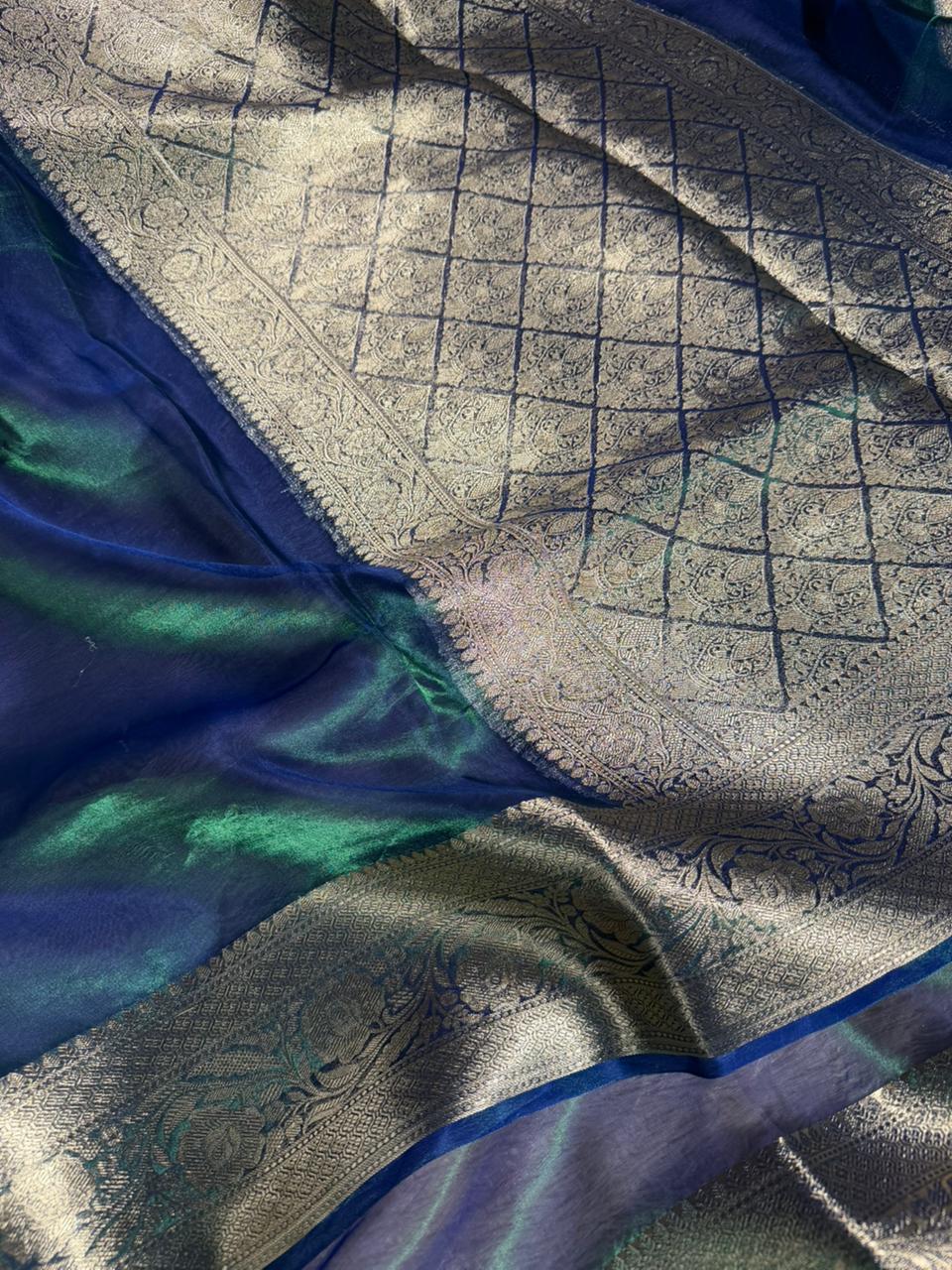 Dual Shaded Sapphire Pure Tissue Silk Banarasi Saree - Image 3