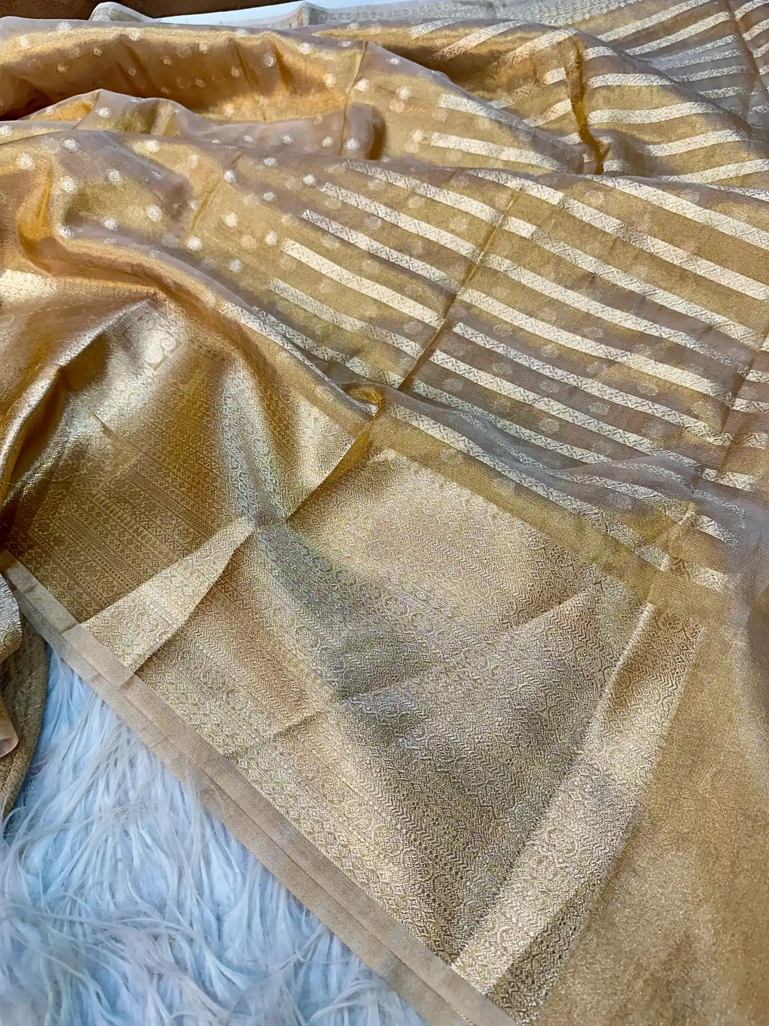 Eccentric Copper Gold Tissue Silk Banarasi Saree - Image 3
