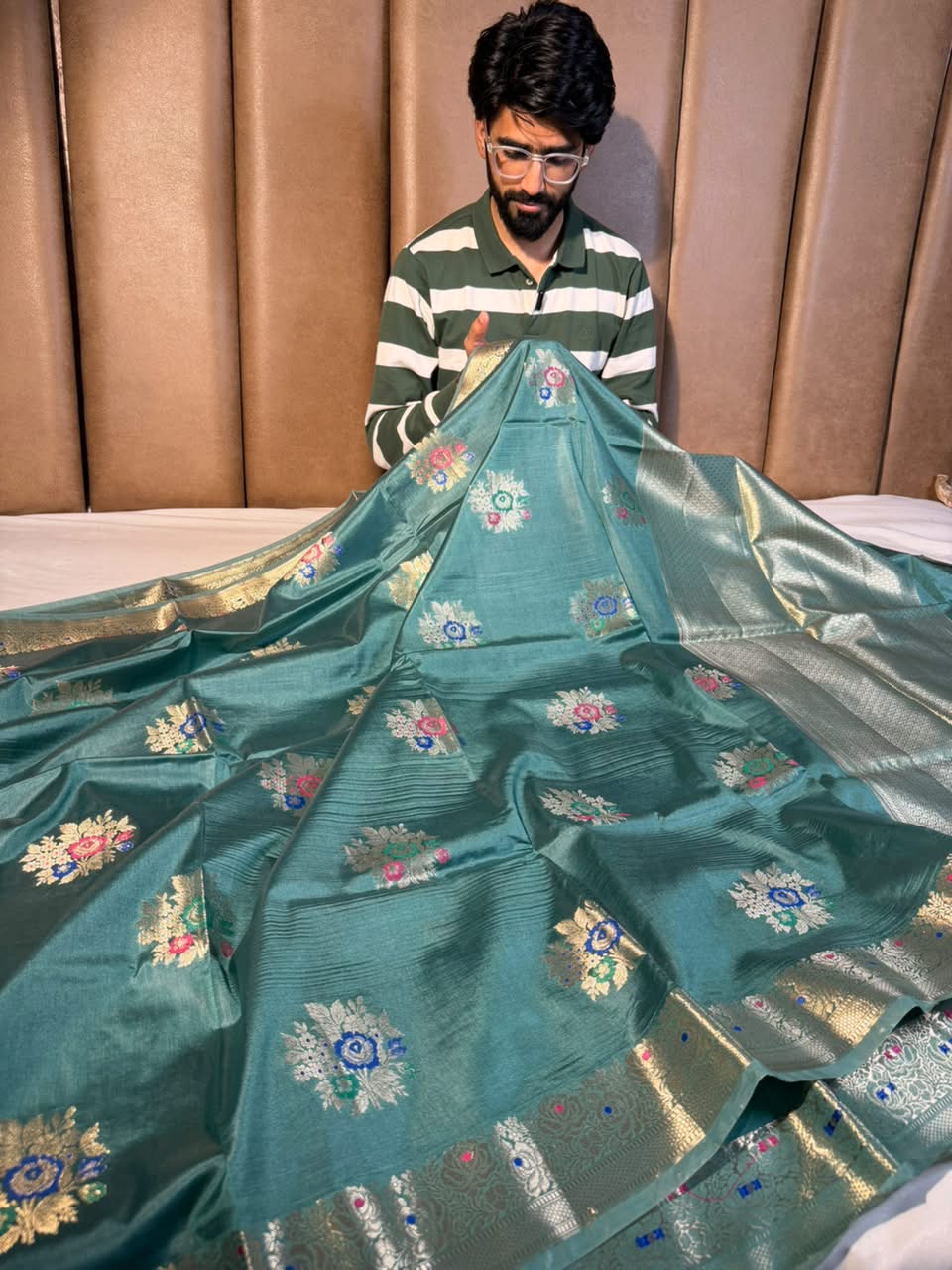 Fuschia Green Premium Chinia Silk Banarasi Saree - Image 4
