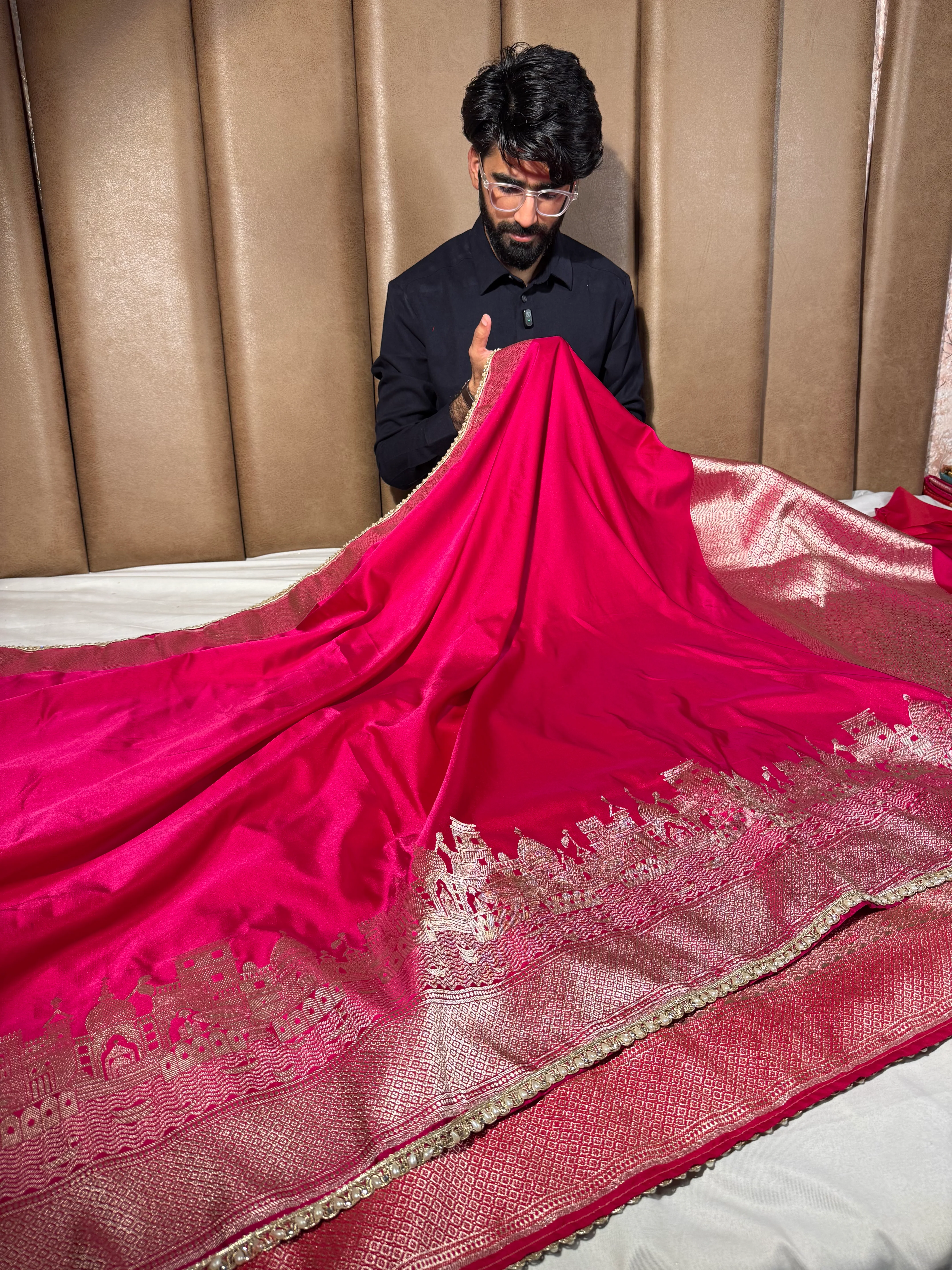 Ghats Of Banaras Rani Pink Mashru Katan Silk Saree - Image 3
