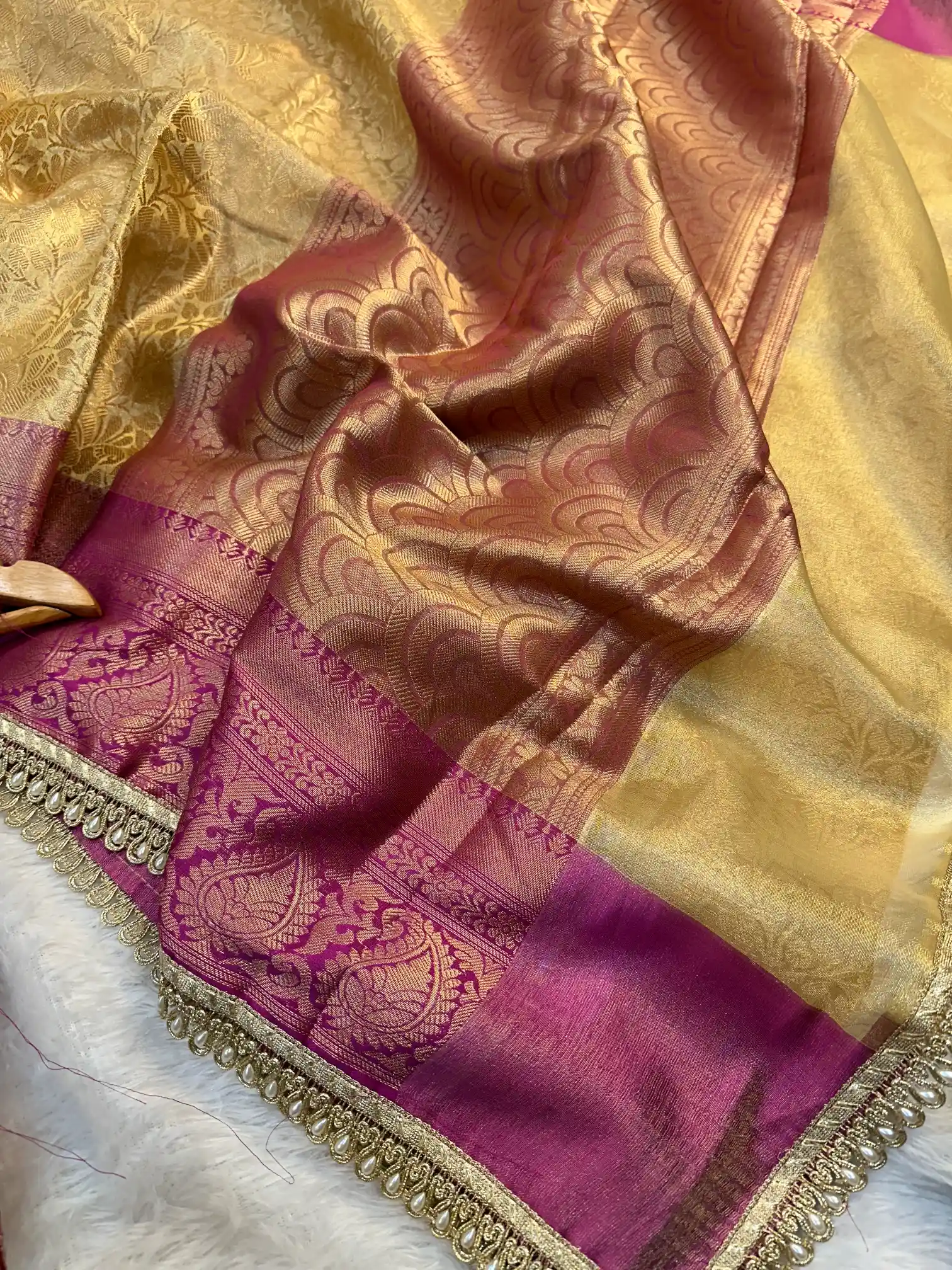 Golden Embossed Tissue Silk Traditional Lace Work Banarasi Saree - Image 2