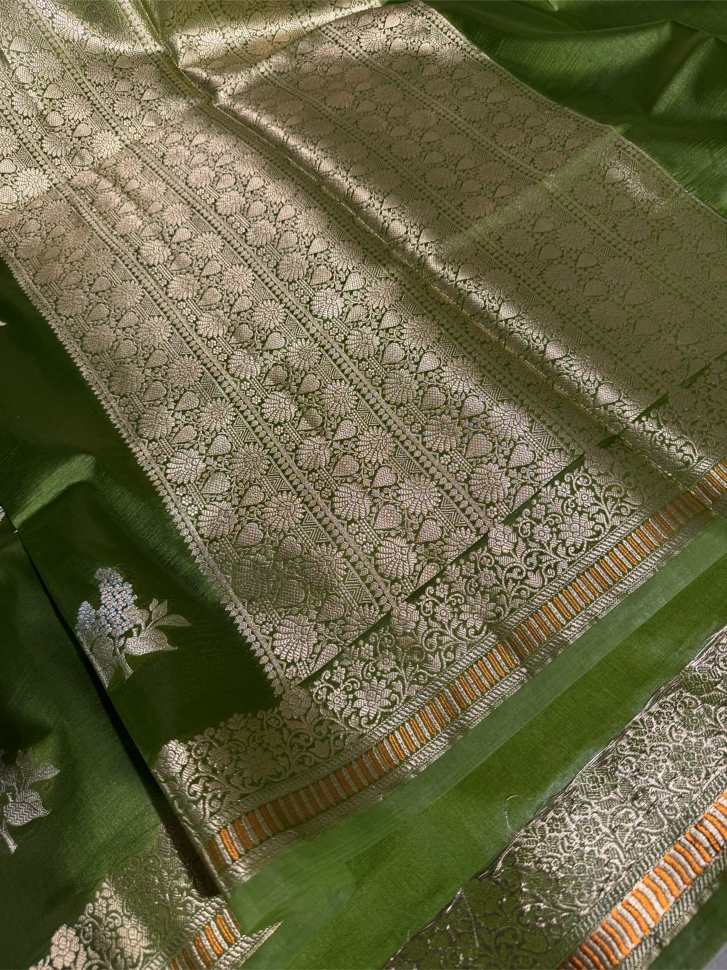 Green Raw Dupion Silk Traditional Banarasi Saree - Image 3