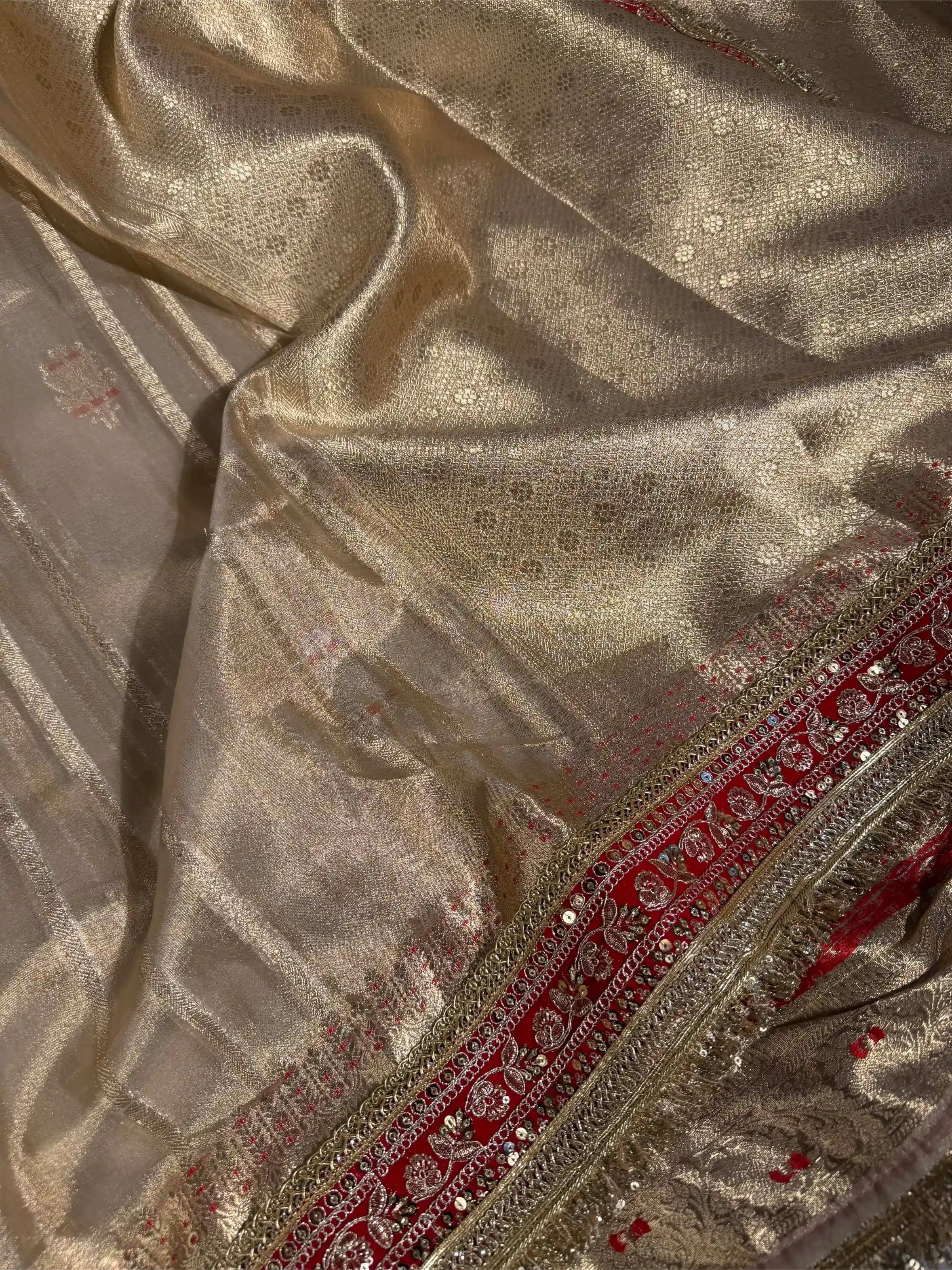 Ivory Gold Tissue Silk Designer Lace Work Banarasi Saree - Image 2