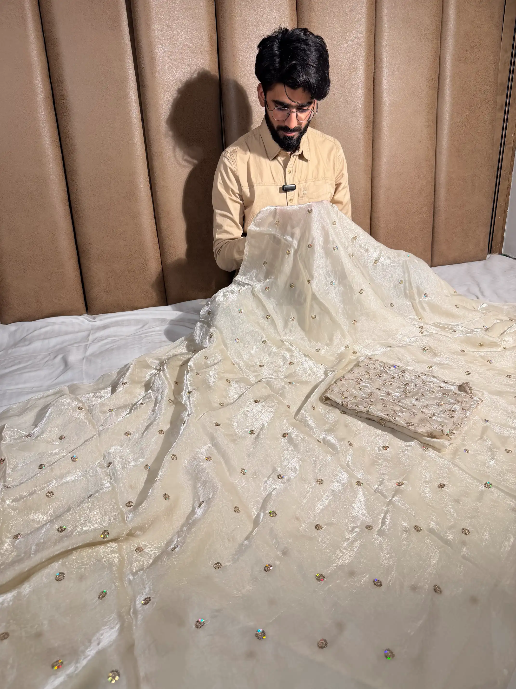 Ivory White Shimmery Tissue Designer Embroidered Saree - Image 4