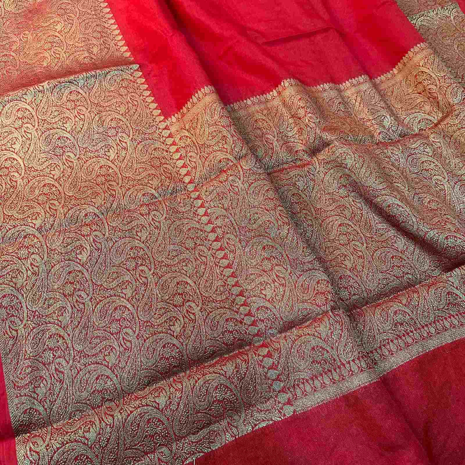 Red Warm Silk Kaat Bandh Weave Banarasi Saree - Image 3