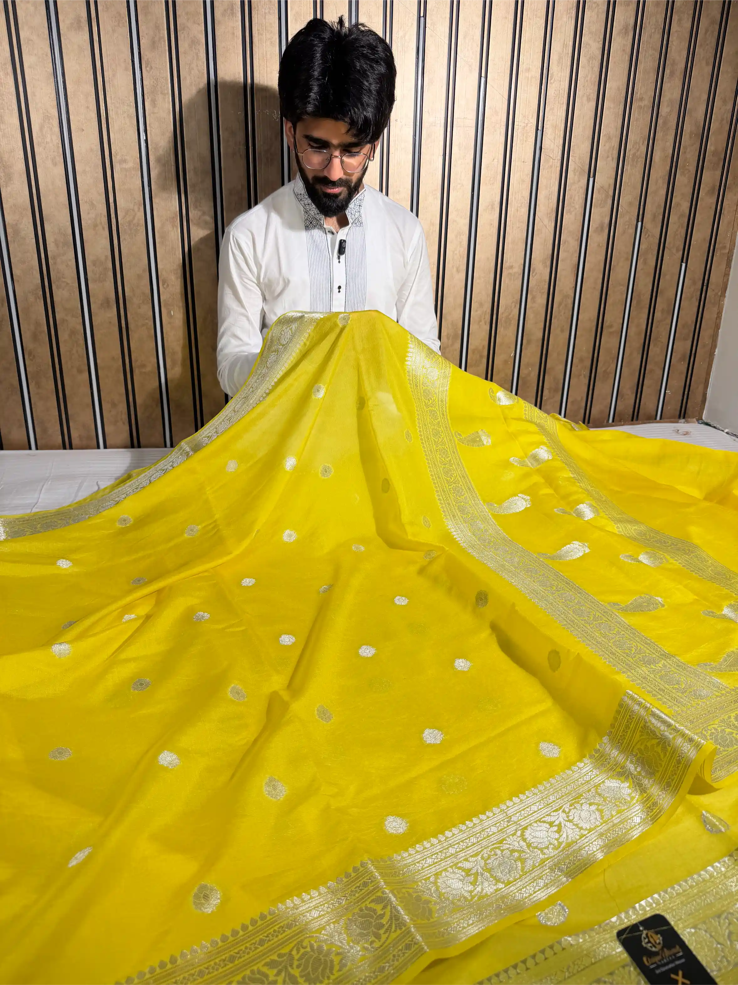 Lemon Yellow Soft Georgette Khaddi Buti Banarasi Saree - Image 3