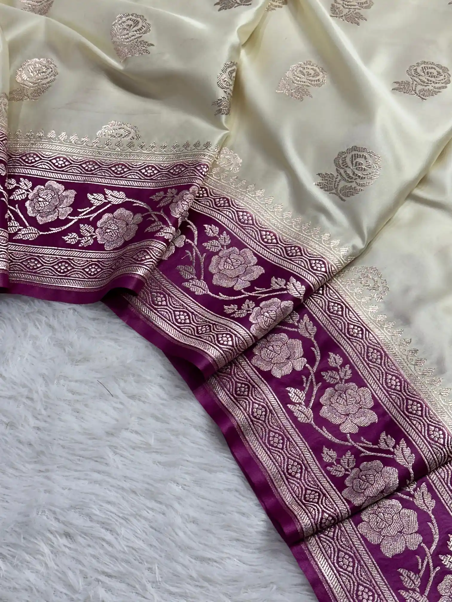 Light Cream Mashru Katan Silk Banarasi Saree - Image 2