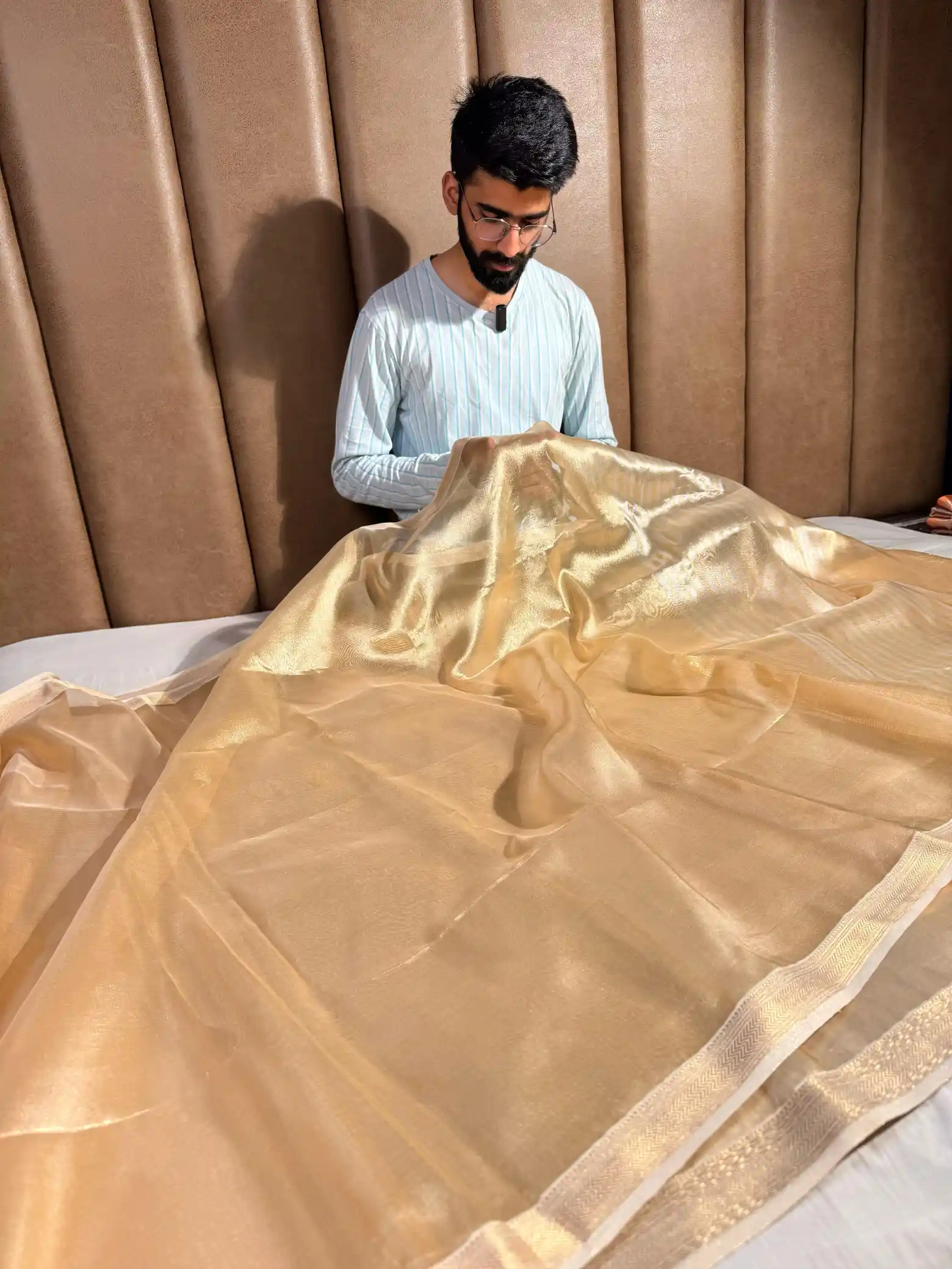 Light Gold Pure Tissue Silk Banarasi Saree - Image 3