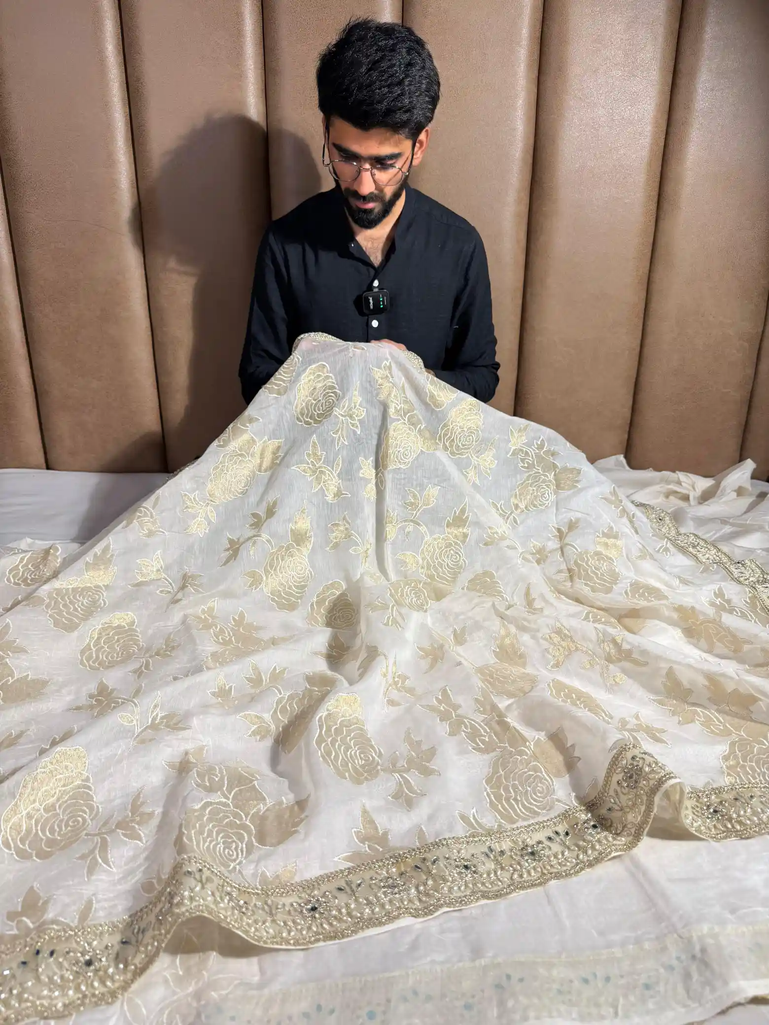 Light Ivory Pure Mul Chanderi Silk Hand Pasted Cutwork Zari Buta Saree - Image 2