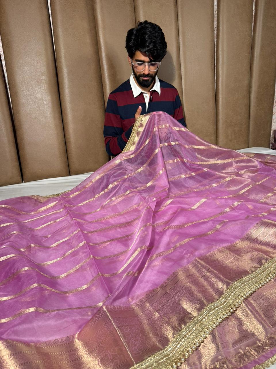 Light Lavender Kora Banarasi Saree With Lace Work - Image 3