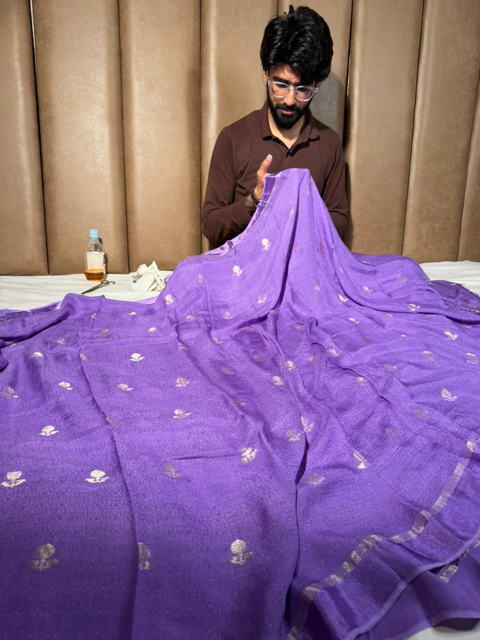 Light Lavender Viscose Georgette Buta Banarasi Saree - Image 4