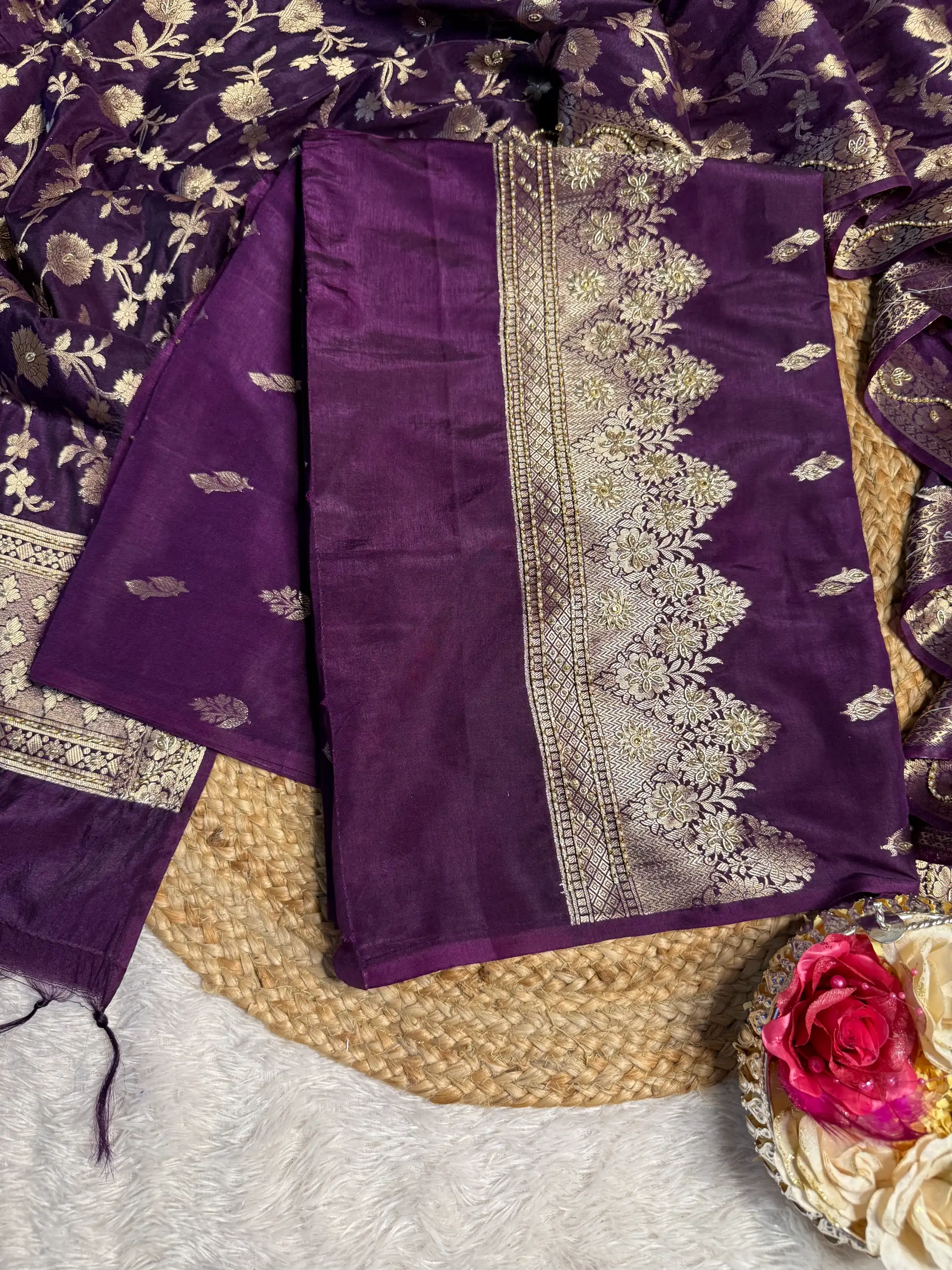 Light Majenta Chinia Silk Premium Handwork Banarasi Suit - Image 3