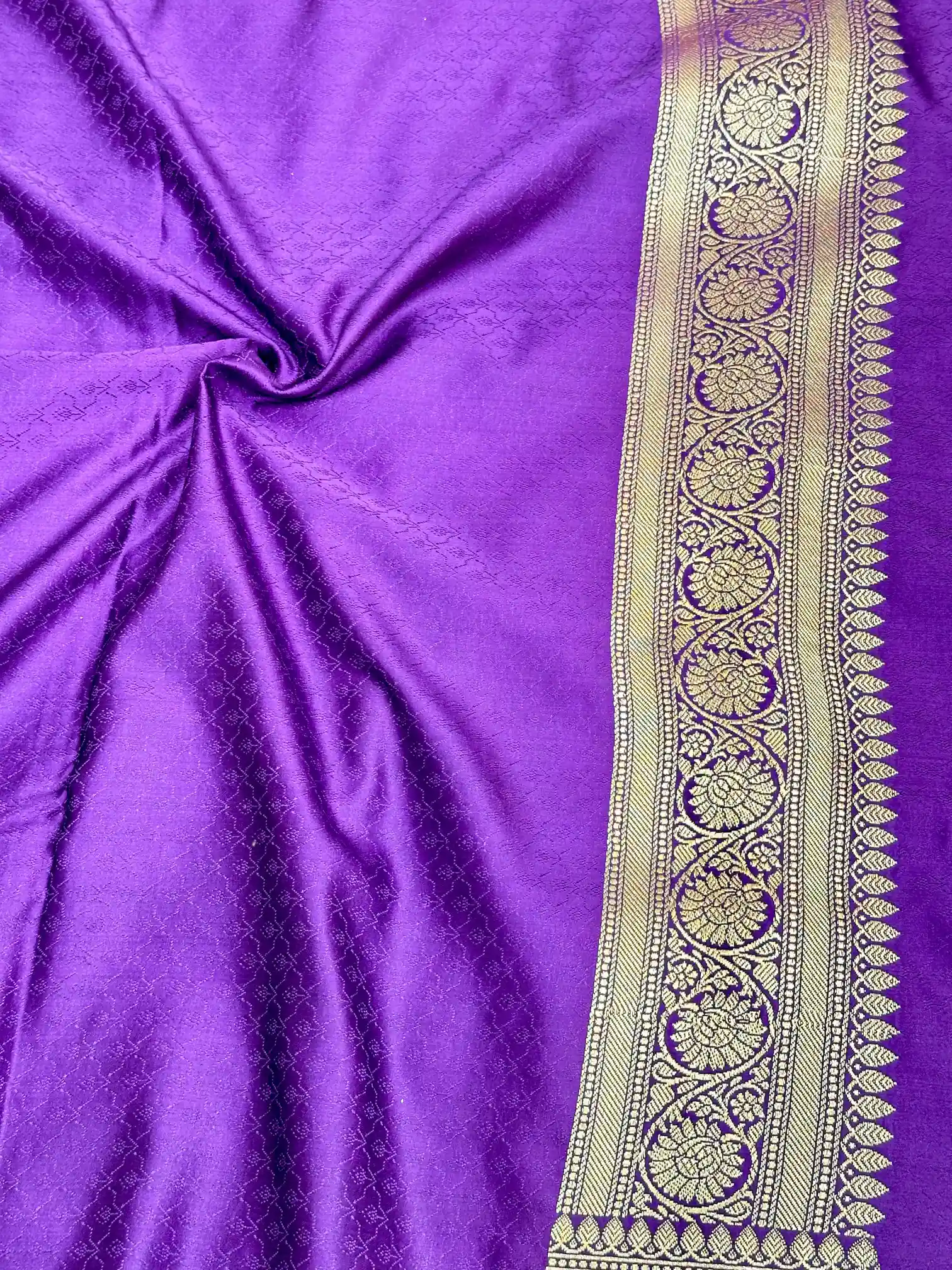 Light Purple Mashru Katan Silk Leheriya Weave Banarasi Saree - Image 7