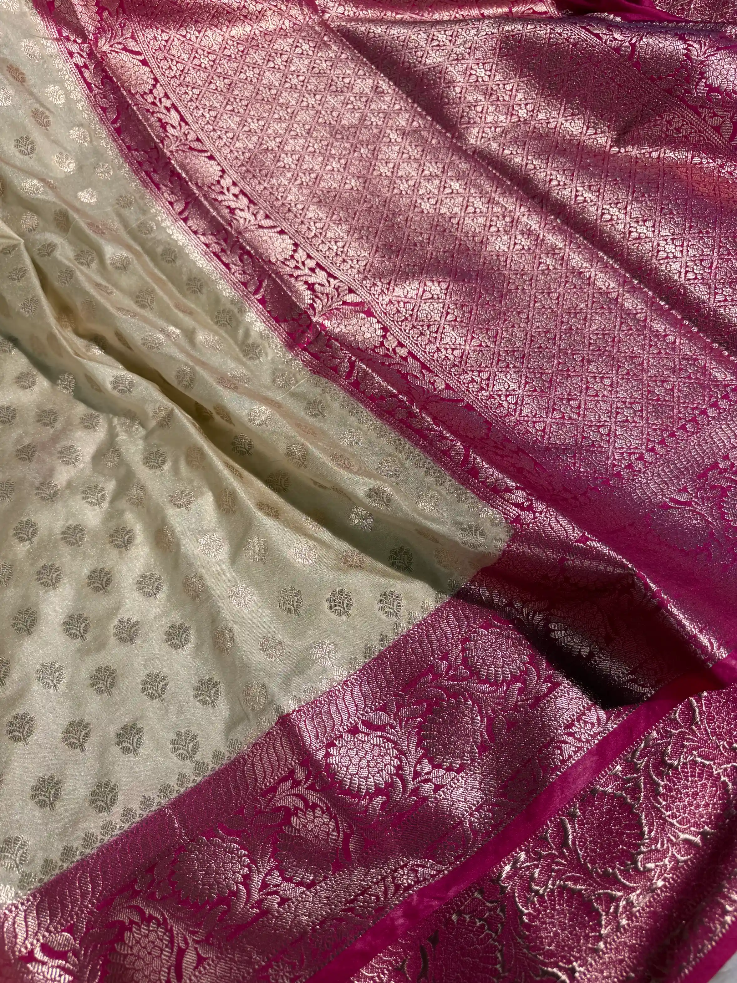 Light Tussar Chiniya Silk Khaddi Buti Banarasi Saree - Image 2