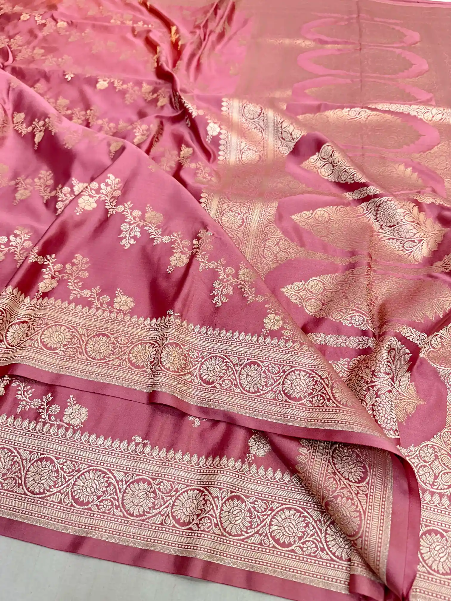 Mauve Mashru Katan Silk Leheriya Weave Banarasi Saree - Image 4