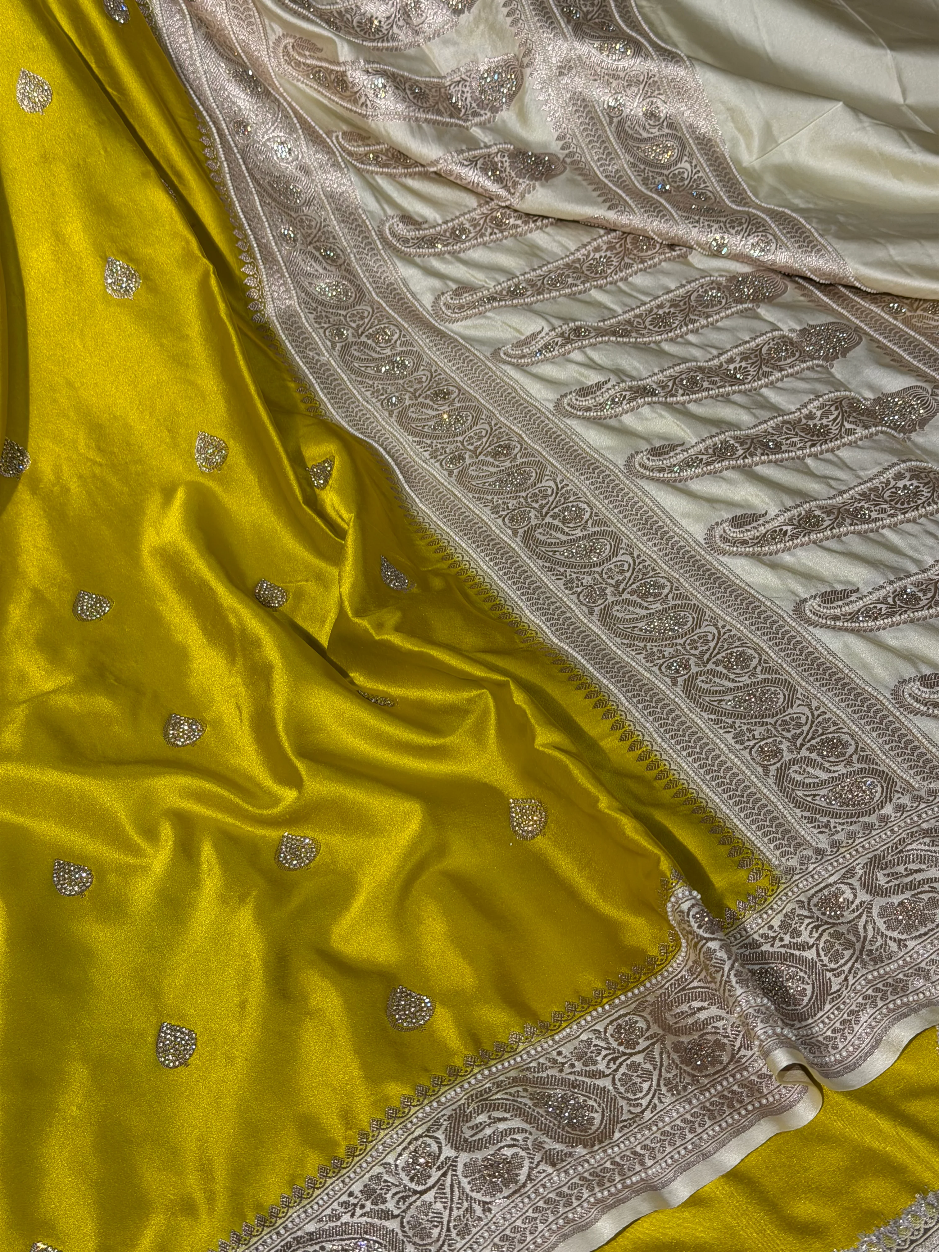 Mehendi Green Mashru Katan Premium Handwork Saree - Image 2
