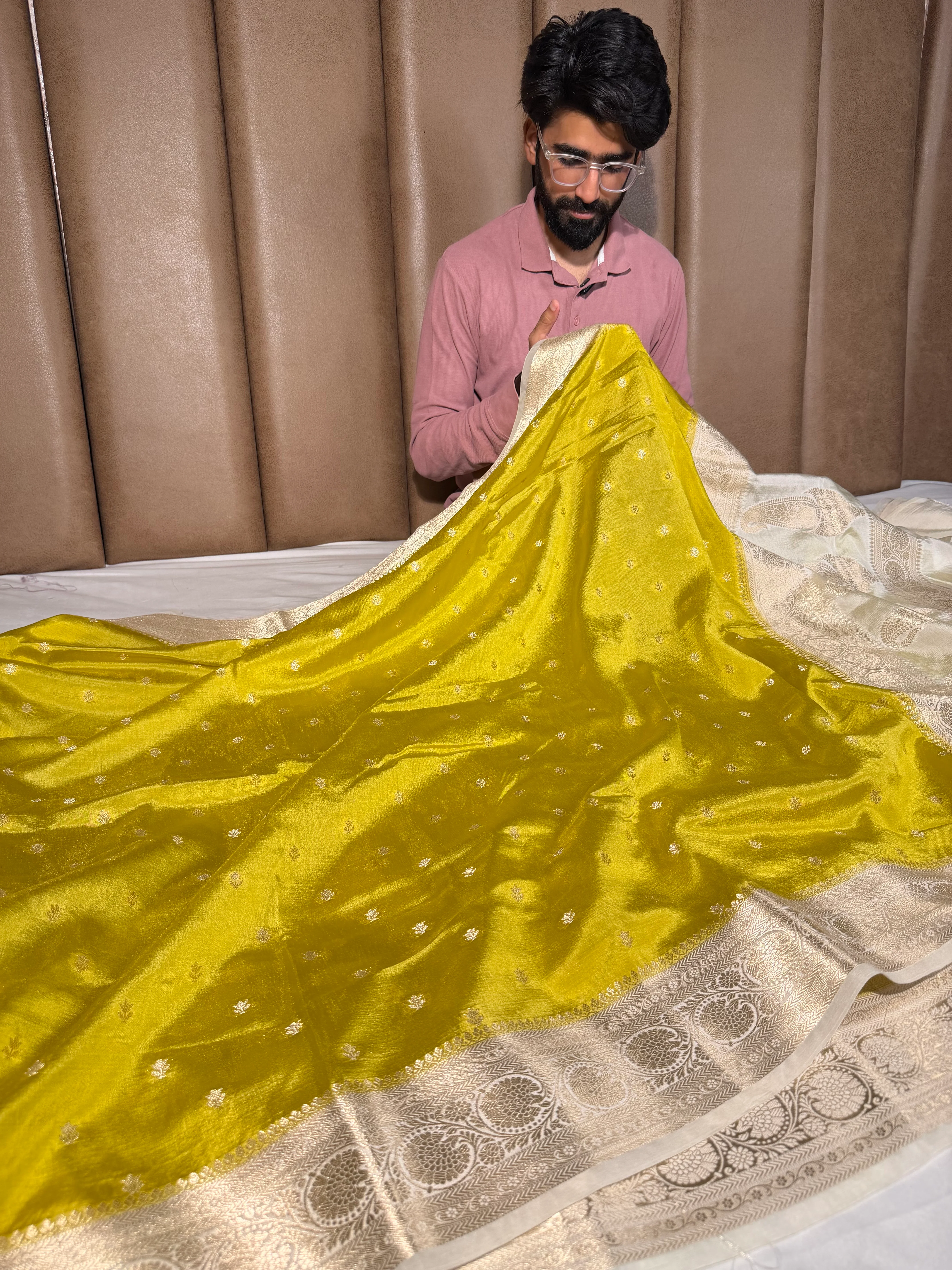 Mehendi Ivory Traditional Soft Georgette Banarasi Saree - Image 3