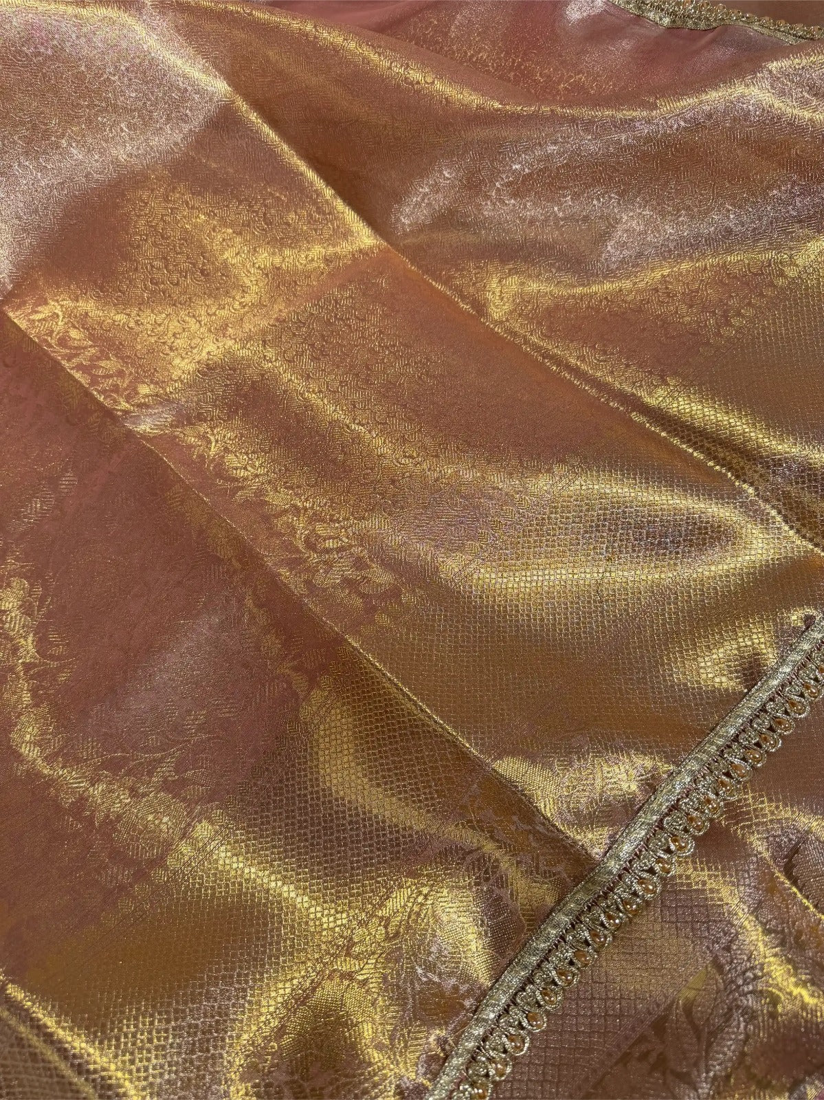 Metallic Peach Glass Tissue Silk Designer Banarasi Saree - Image 2