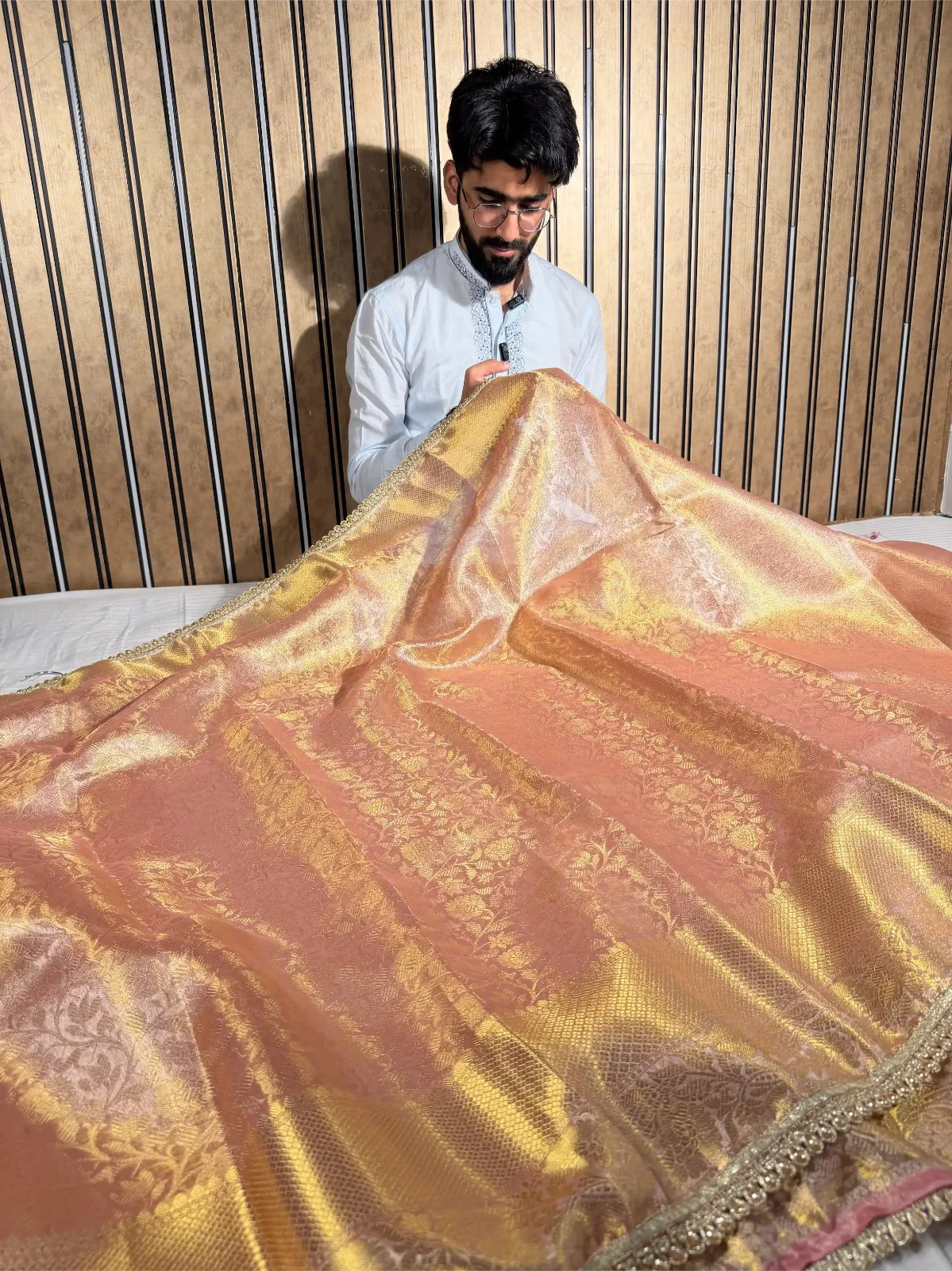 Metallic Peach Glass Tissue Silk Designer Banarasi Saree - Image 3
