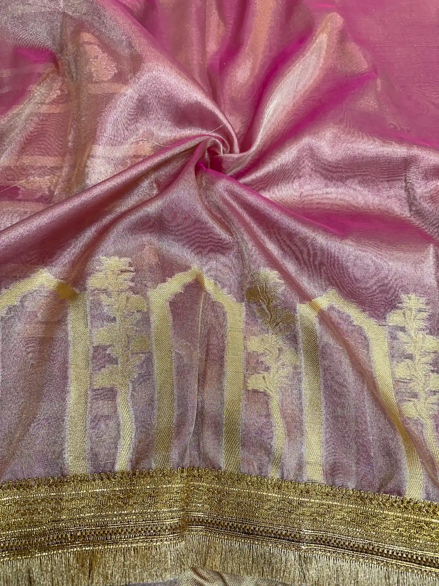 Metallic Pink Tissue Silk Heavy Lace Attached Banarasi Saree - Image 4