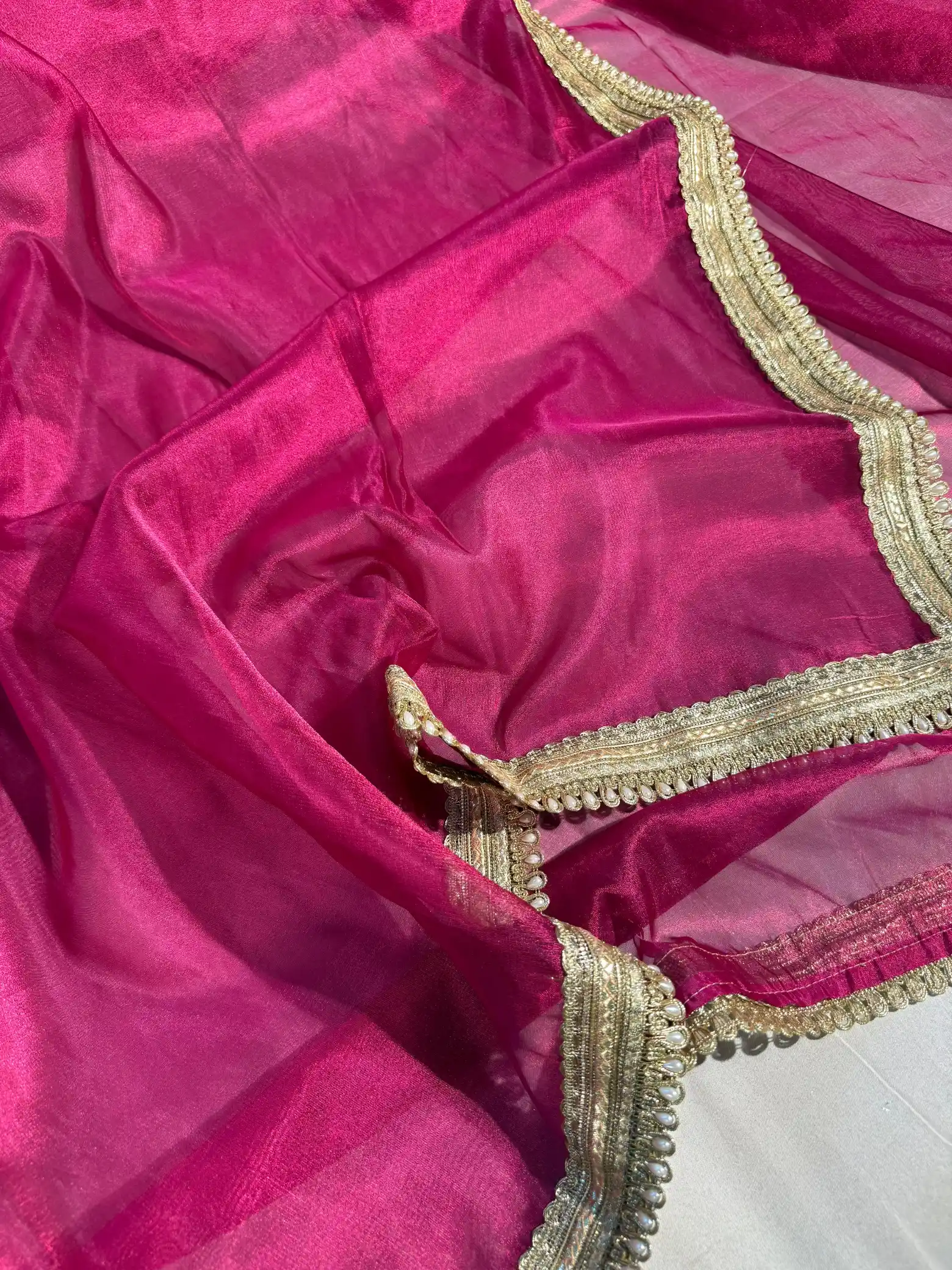 Metallic Rani Pink Tissue Silk Designer Lace Work Banarasi Saree - Image 2