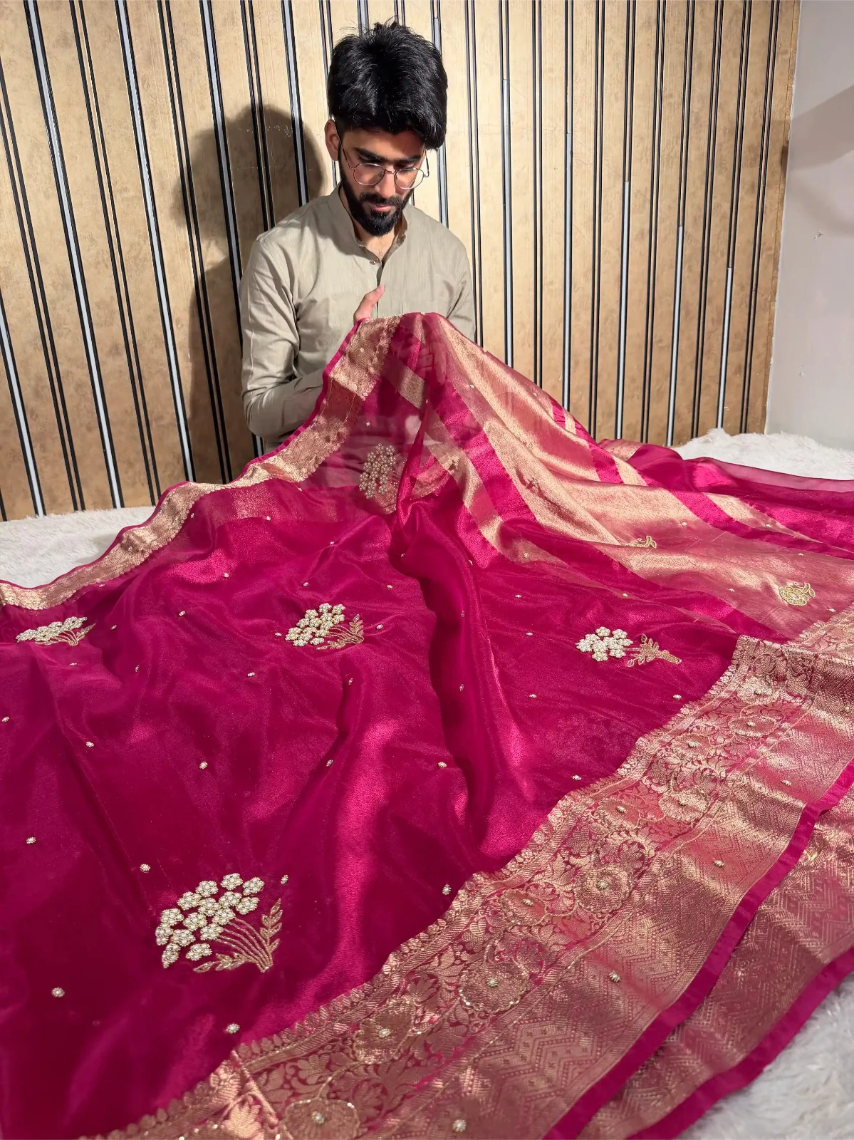 Metallic Rani Premium Handwork Kora Tissue Banarasi Saree - Image 3