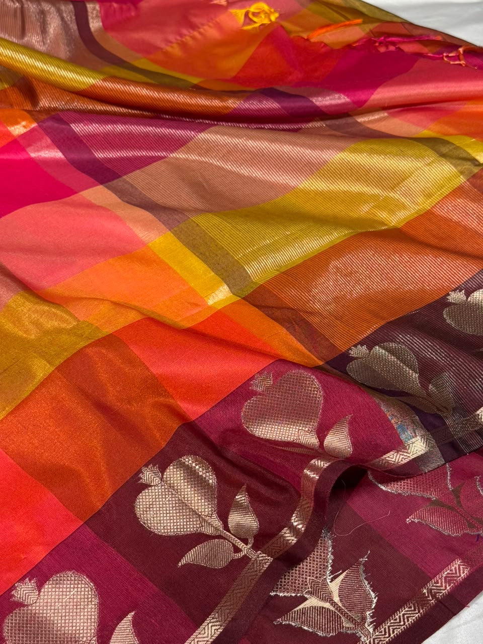 Multicoloured Contemporary Weave Banarasi Silk Saree - Image 2