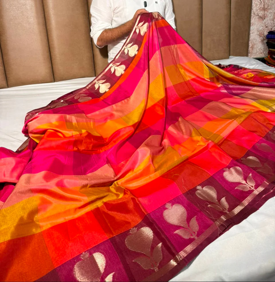 Multicoloured Contemporary Weave Banarasi Silk Saree - Image 3