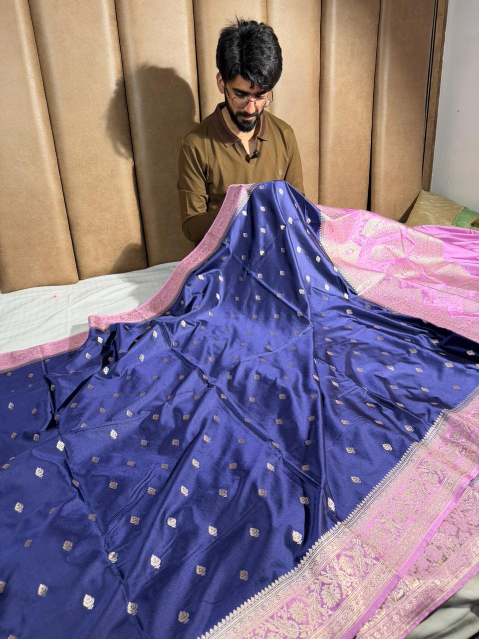 Navy blue pink traditional Mashru katan silk Banarasi - Image 3