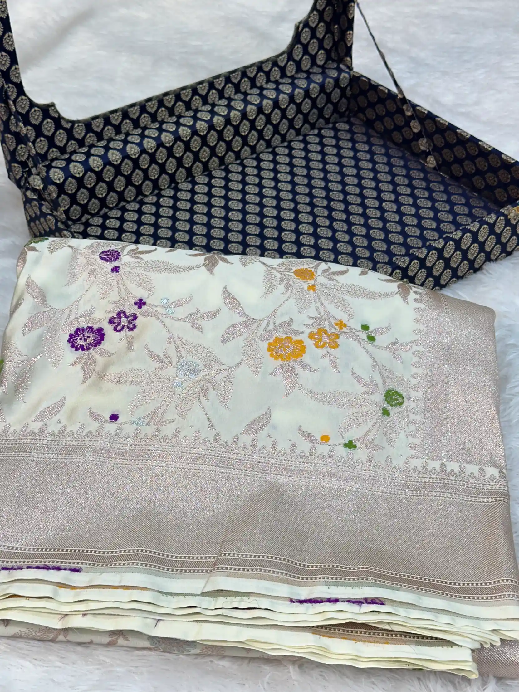 Off White Mashru Katan Silk Meenakari Intricate Weave Banarasi Saree - Image 2