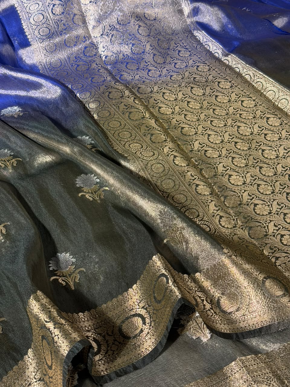 Ombré Blue Breathable Soft Tissue Banarasi Saree - Image 2
