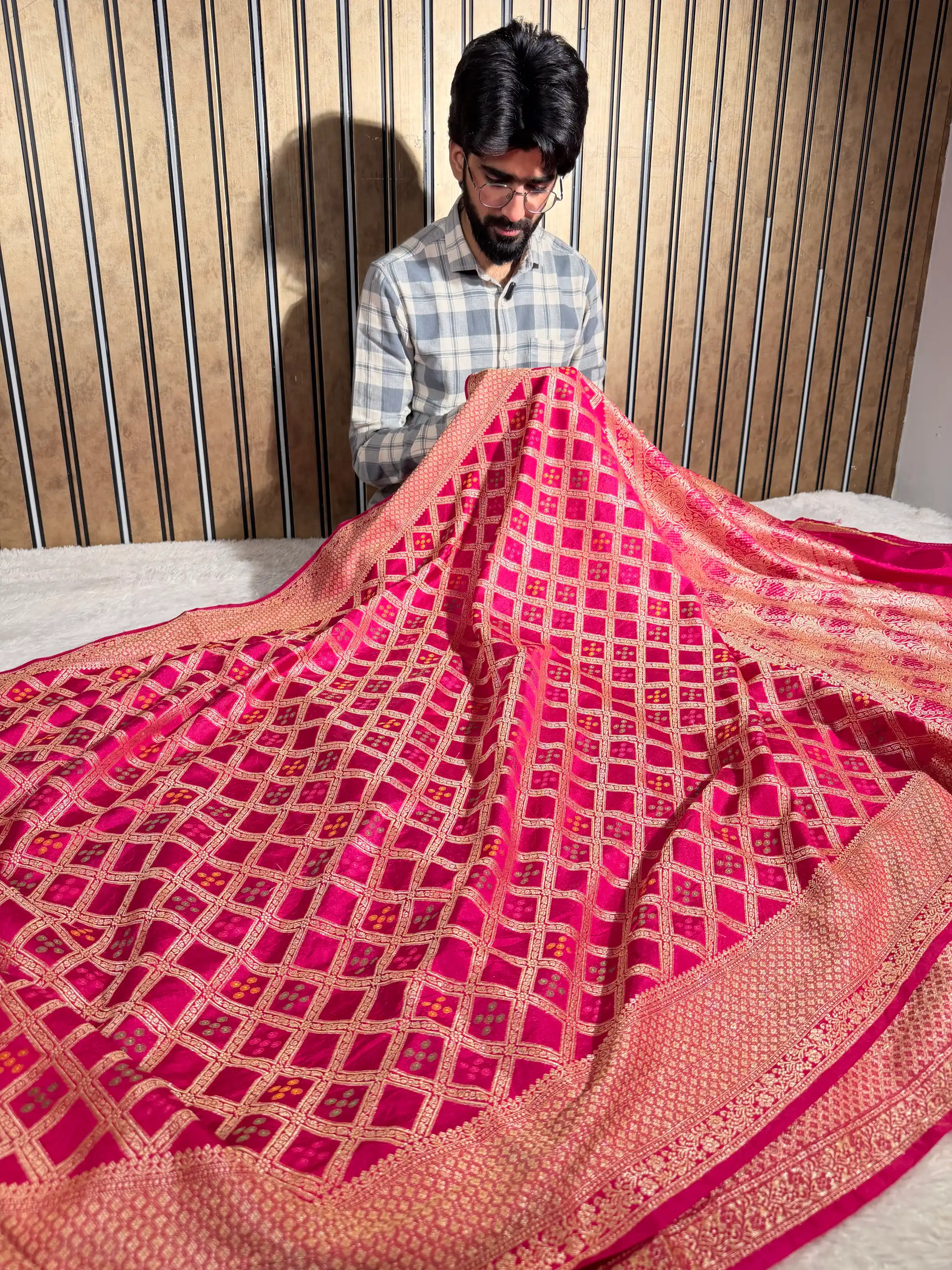 Rani Pink Soft Georgette Silk Bandhani Banarasi Saree - Image 4