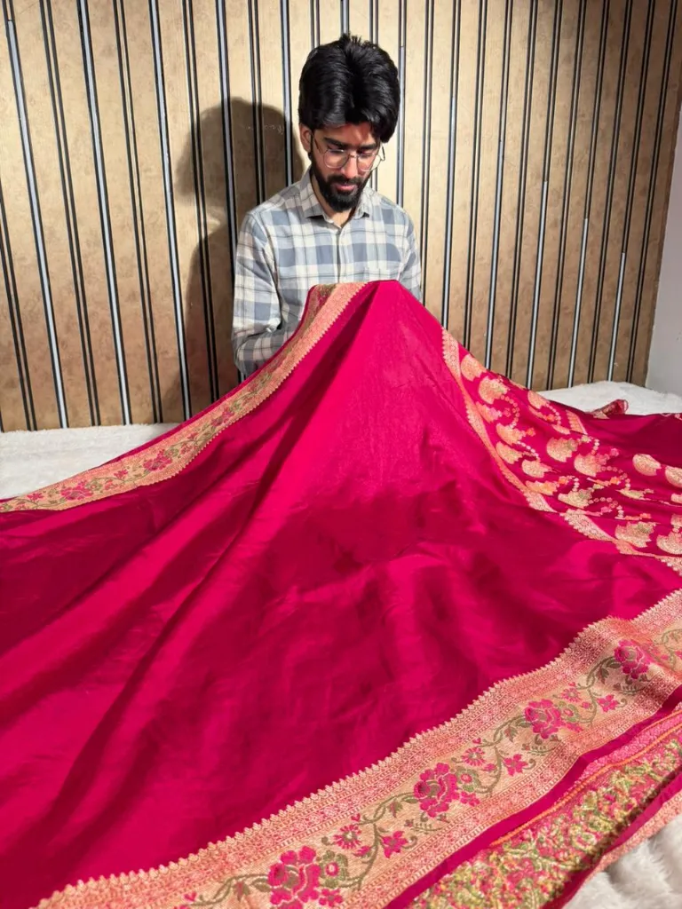 Rani pink warm silk Banarasi saree in Tilfi Meenakari weave - Image 3