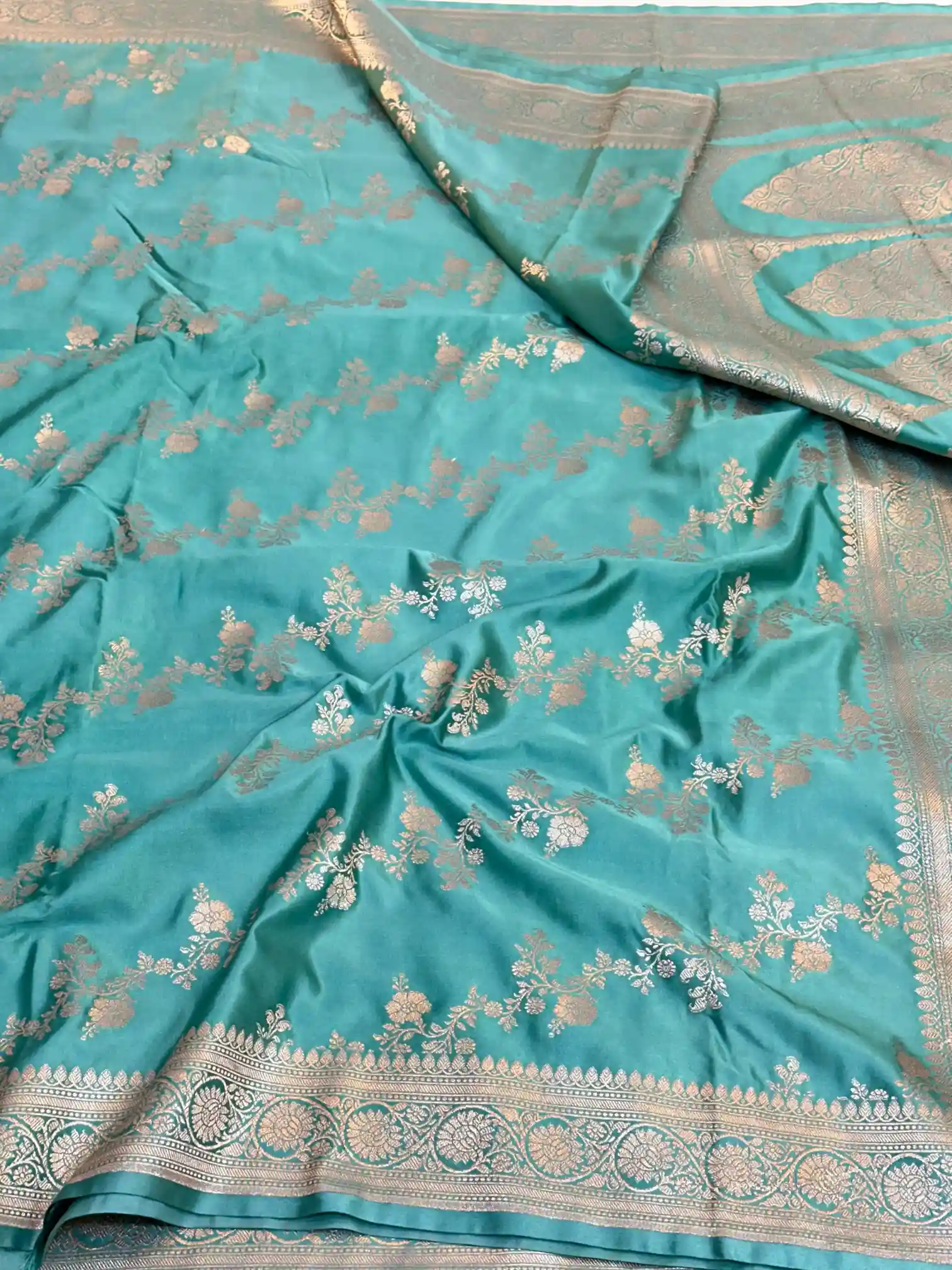 Sea Green Mashru Katan Silk Leheriya Weave Banarasi Saree - Image 3
