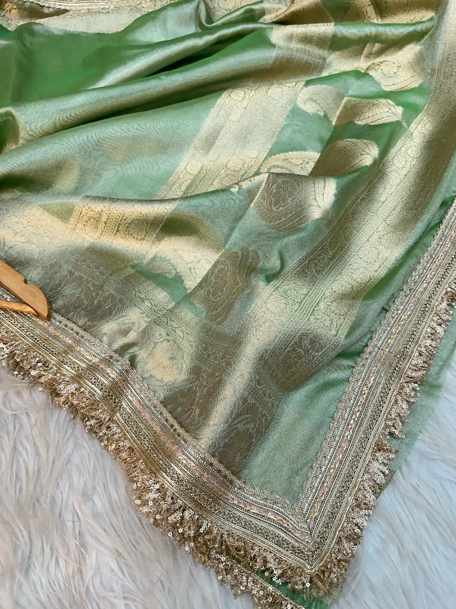 Subtle Metallic Green Tissue Silk Lace Work Designer Banarasi Saree - Image 3